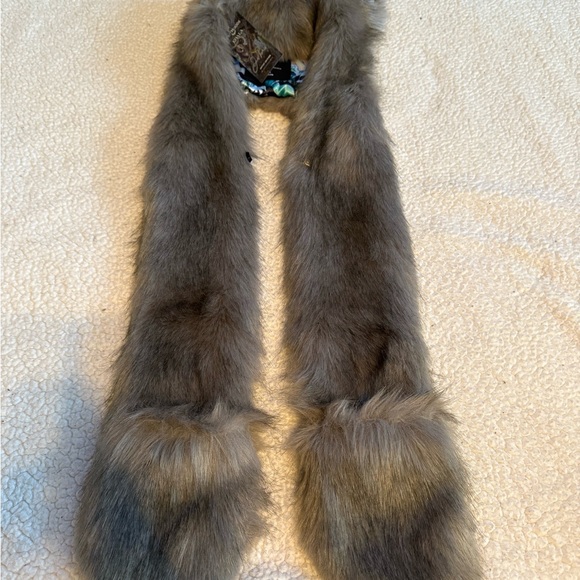Spirithoods James Patrick 🐨 - Picture 7 of 7